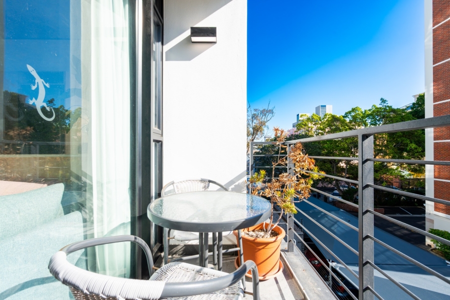 1 Bedroom Property for Sale in Sea Point Western Cape